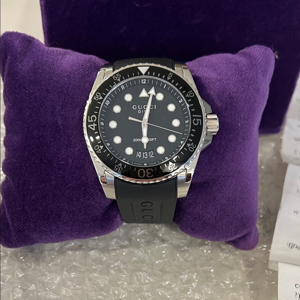 NWTGucci Men's Black and Silver Dive Watch